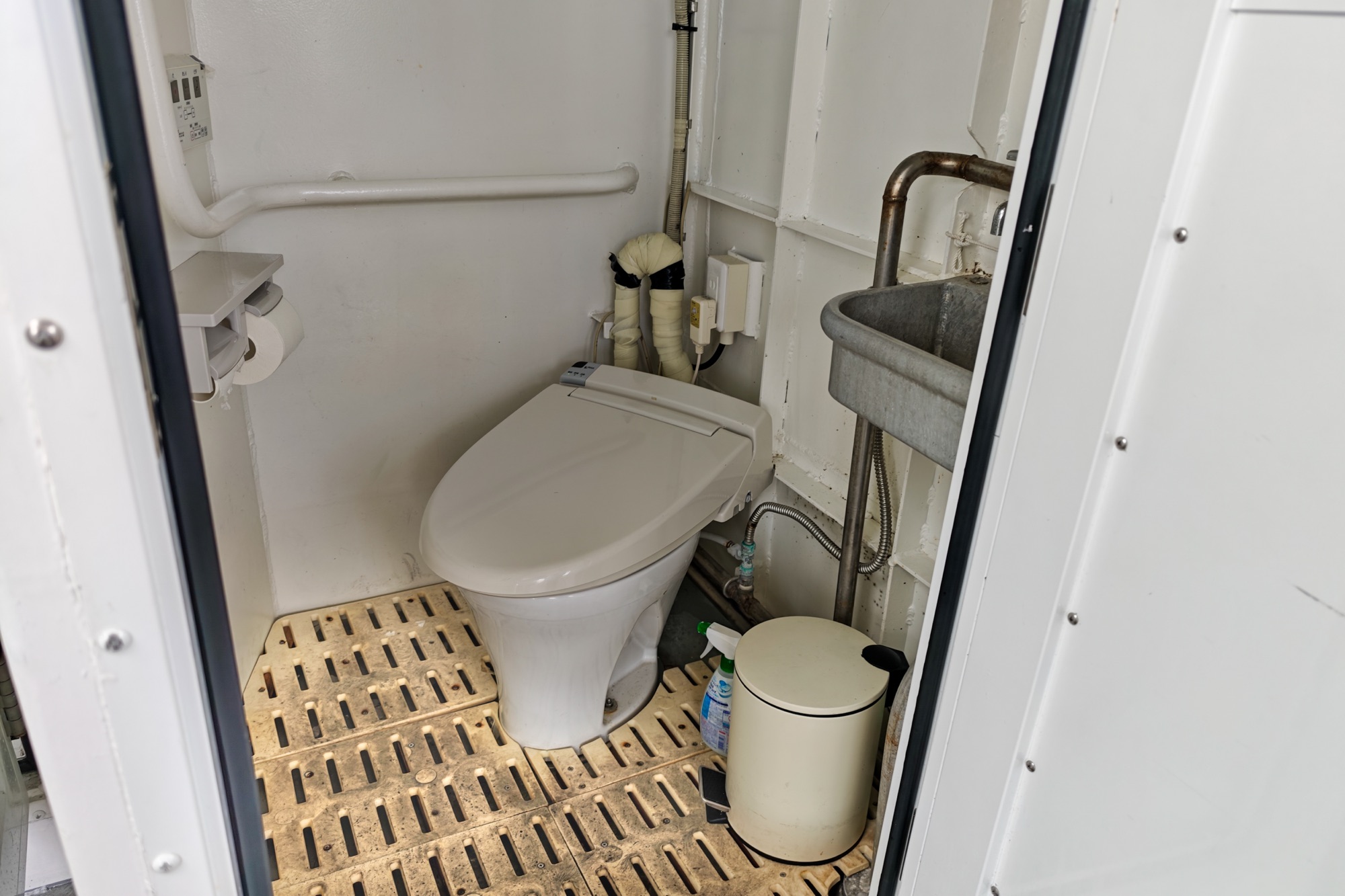 トイレ内部